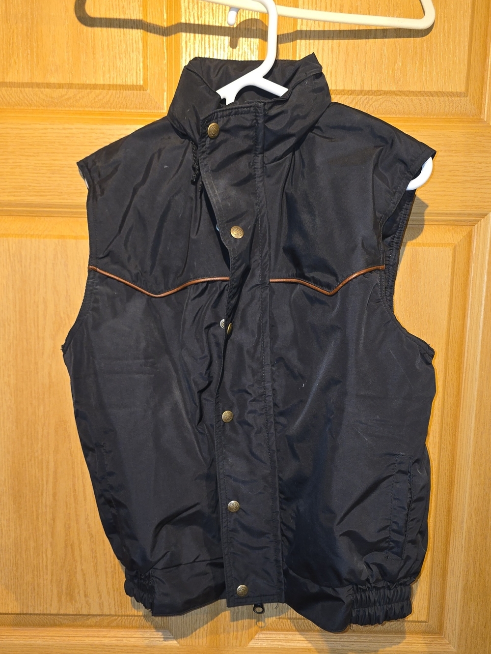 Men's Black Quilted Sleeveless Vest with Contrast Piping